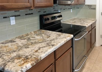 After Kitchen w backsplashRT